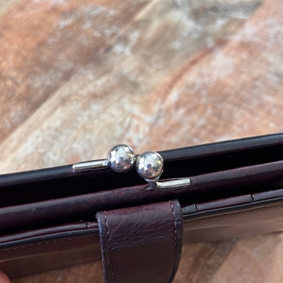 Vintage Coach wallet Burgundy water buffalo Continental clutch kisslock - Picture 12 of 15